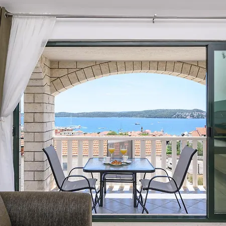 Apartments Eva Trogir Exterior photo