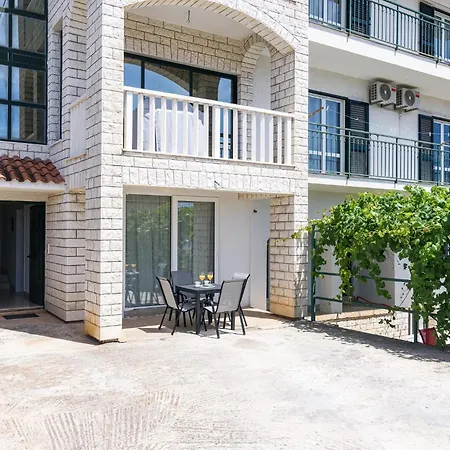 Apartments Eva Trogir Exterior photo